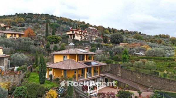 casa indipendente in vendita a Reggello