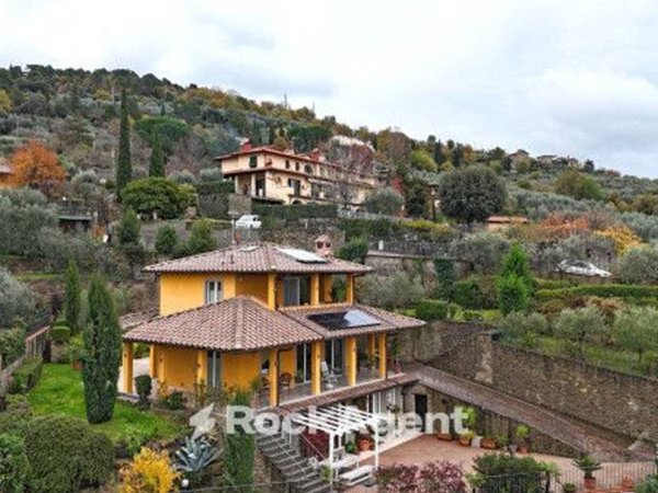 casa indipendente in vendita a Reggello
