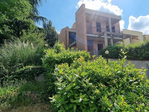 casa indipendente in vendita a Reggello in zona San Clemente