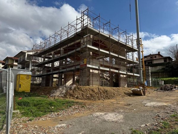 casa indipendente in vendita a Reggello