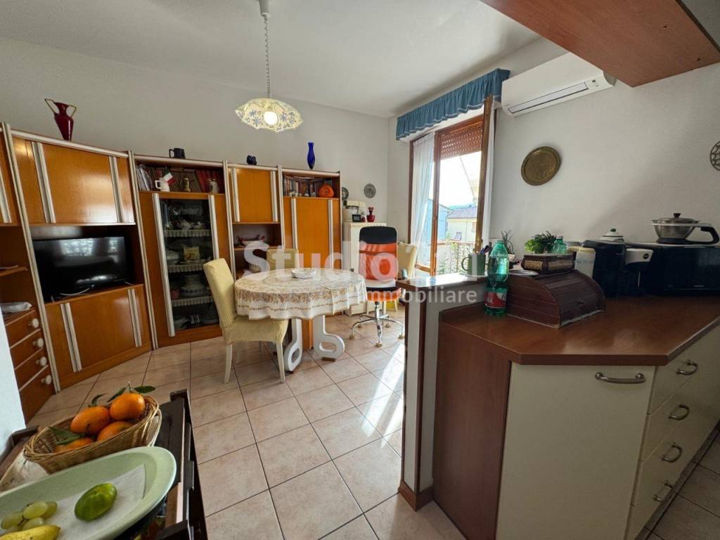 appartamento in vendita a Reggello in zona Ciliegi