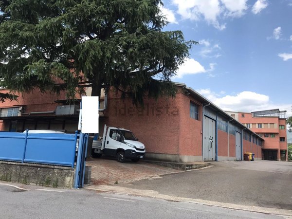 capannone in vendita a Reggello