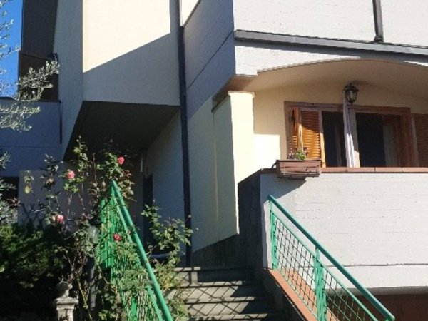 casa indipendente in vendita a Reggello