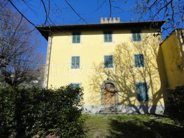 casa indipendente in vendita a Reggello
