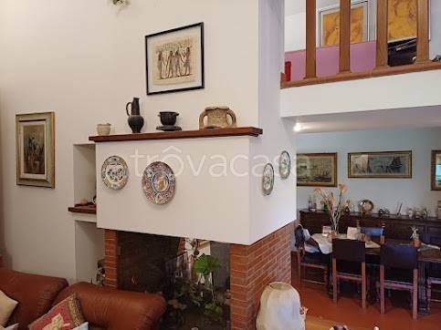 casa indipendente in vendita a Reggello