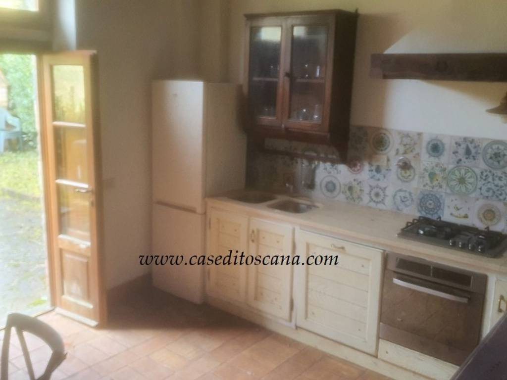 casa indipendente in vendita a Reggello in zona Leccio