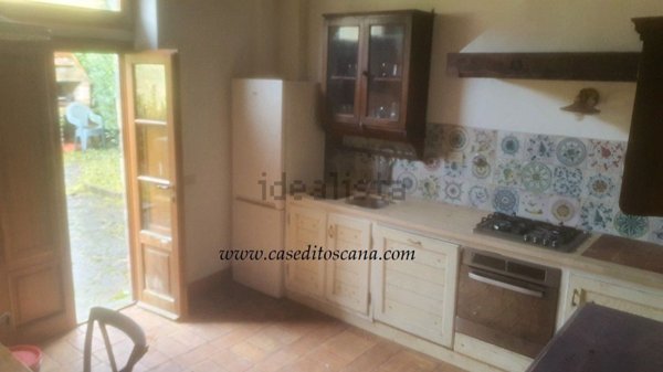 casa indipendente in vendita a Reggello in zona Leccio