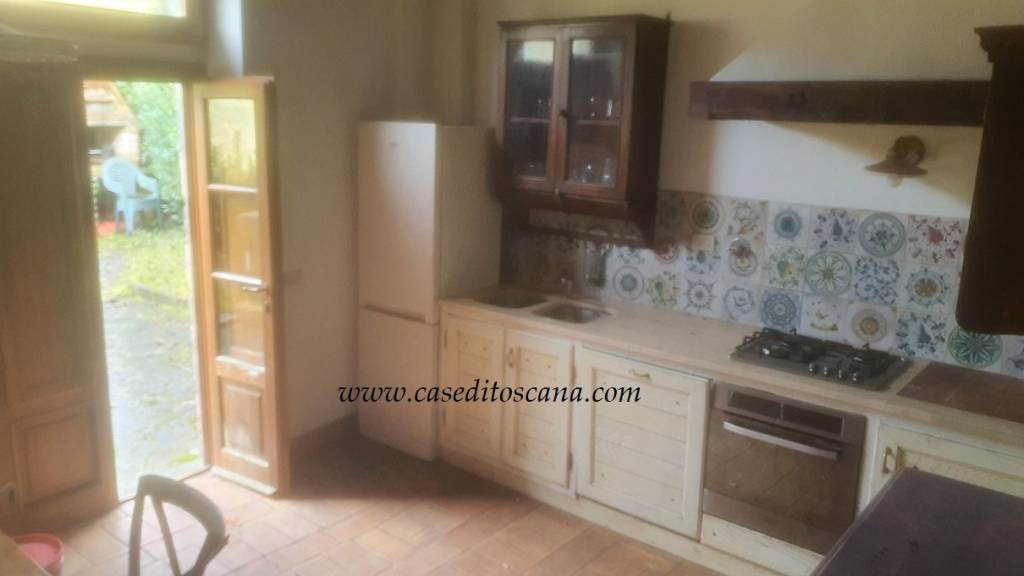 casa indipendente in vendita a Reggello in zona Leccio