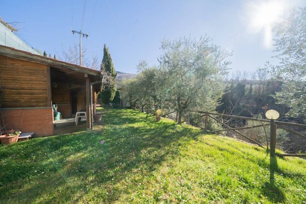 casa indipendente in vendita a Reggello