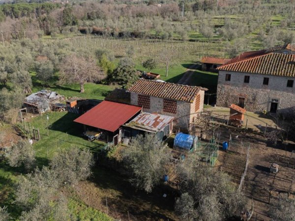 casa indipendente in vendita a Reggello