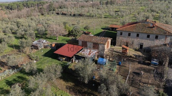 casale in vendita a Reggello