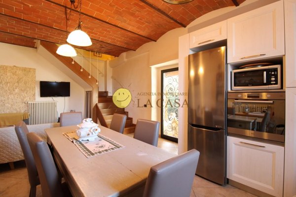 casa indipendente in vendita a Reggello in zona Cascia