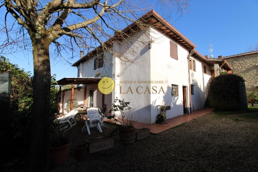 casa indipendente in vendita a Reggello in zona Cascia