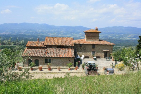 casa indipendente in vendita a Reggello
