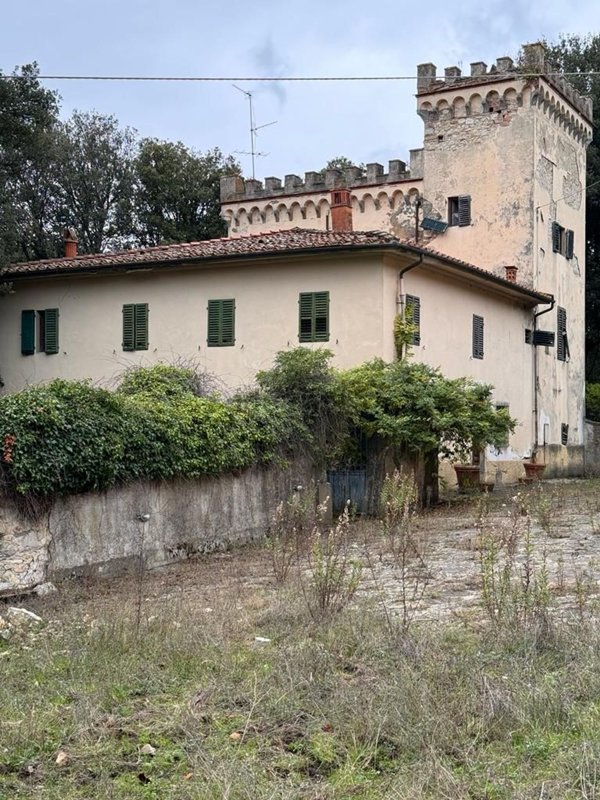 casa indipendente in vendita a Reggello