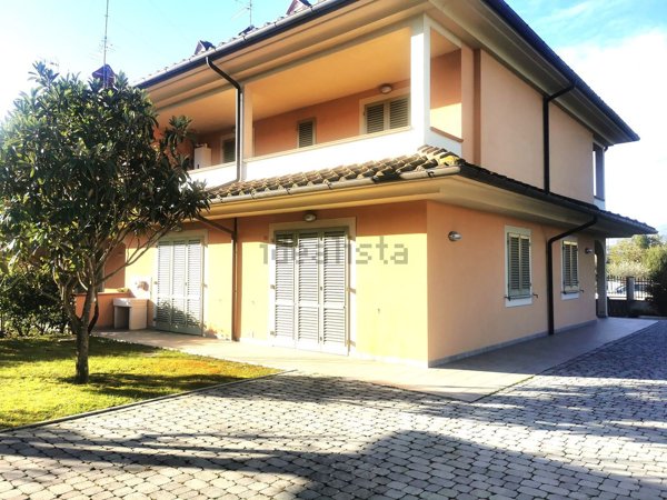 casa indipendente in vendita a Reggello