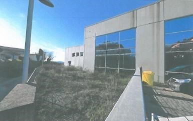 locale commerciale in vendita a Reggello