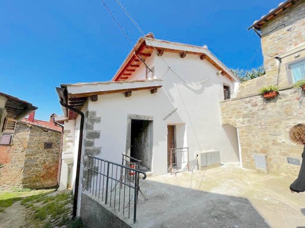 appartamento in vendita a Reggello in zona Pietrapiana