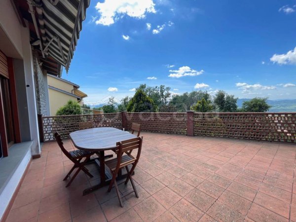 casa indipendente in vendita a Reggello in zona Pietrapiana