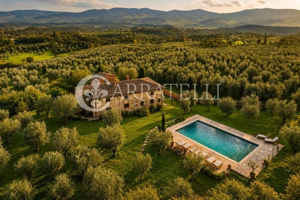 casale in vendita a Reggello