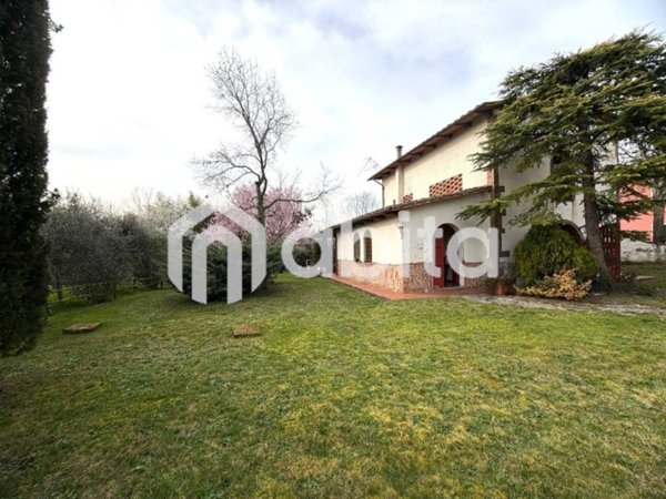 casa indipendente in vendita a Reggello