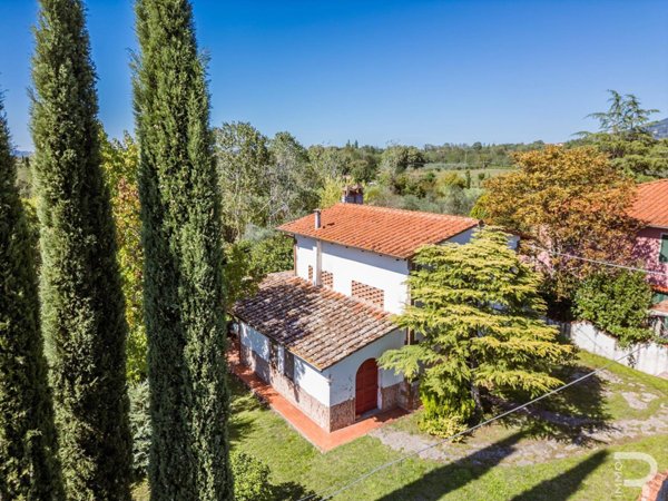 casa indipendente in vendita a Reggello