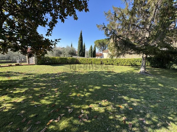 casa indipendente in vendita a Reggello