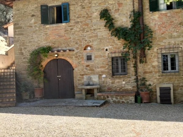 casa indipendente in vendita a Reggello