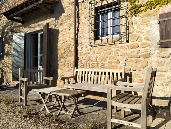 casa indipendente in vendita a Reggello