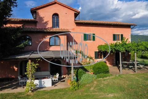 casa indipendente in vendita a Reggello