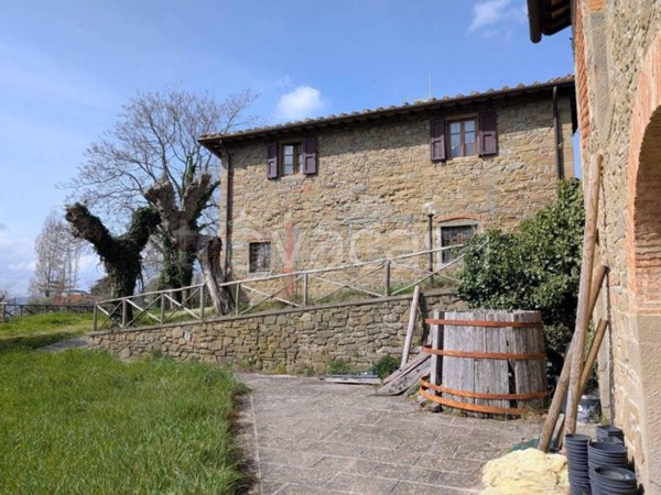 casa indipendente in vendita a Reggello