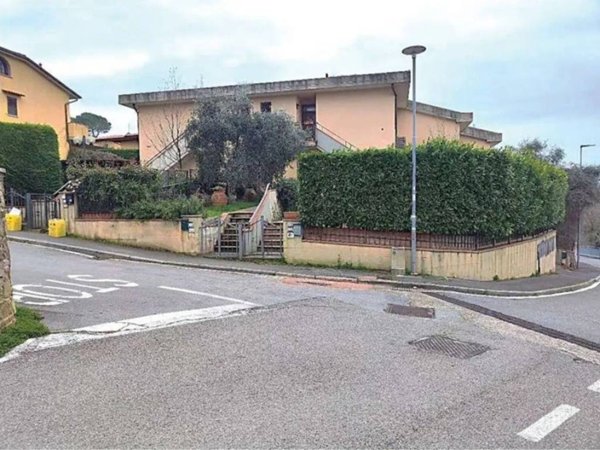 appartamento in vendita a Reggello in zona Pietrapiana