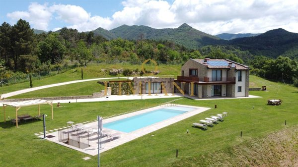 casa indipendente in vendita a Reggello