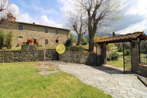 casa indipendente in vendita a Reggello