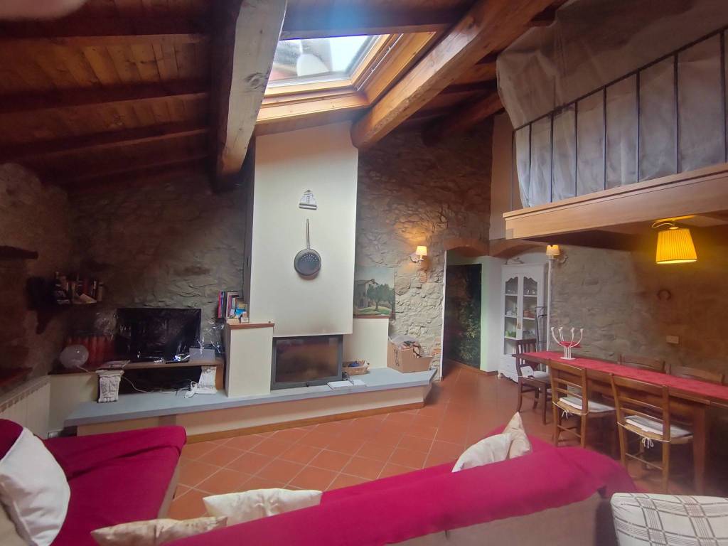 casa indipendente in vendita a Reggello in zona Saltino