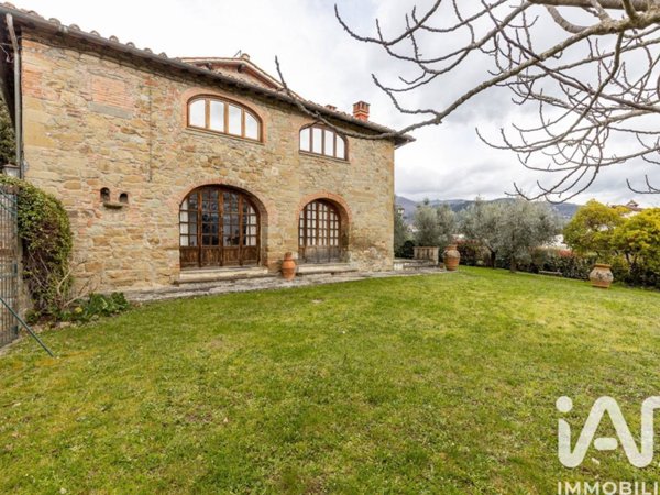 casa indipendente in vendita a Reggello