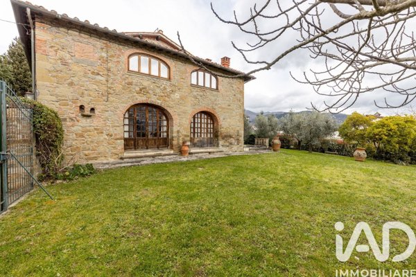 casa indipendente in vendita a Reggello