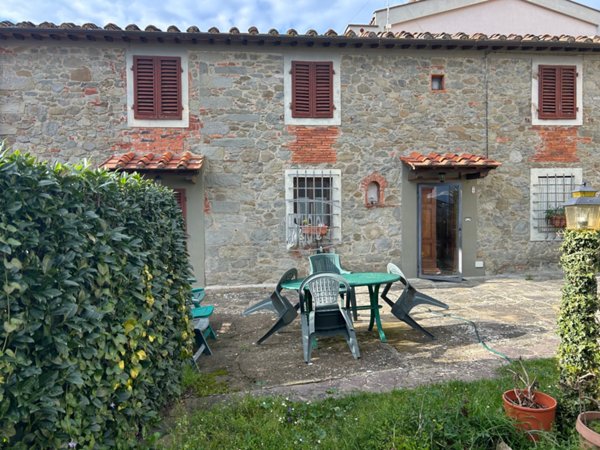 casa indipendente in vendita a Reggello in zona Cascia