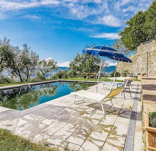 casa indipendente in vendita a Reggello