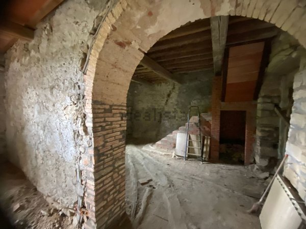 casa indipendente in vendita a Reggello