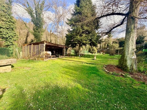 casa indipendente in vendita a Reggello