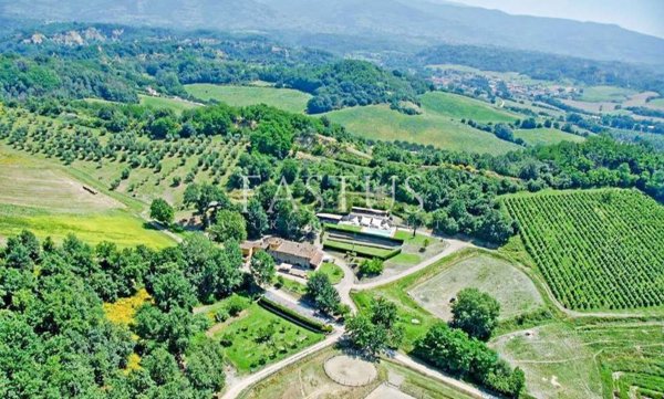 casa indipendente in vendita a Reggello