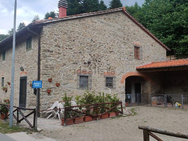 casale in vendita a Reggello in zona Saltino