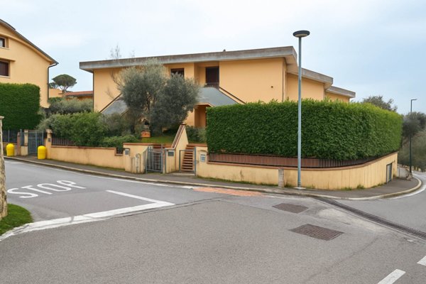 appartamento in vendita a Reggello in zona Pietrapiana