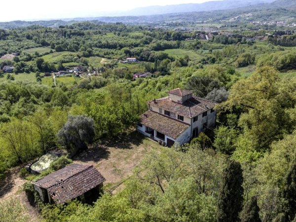 casa indipendente in vendita a Reggello