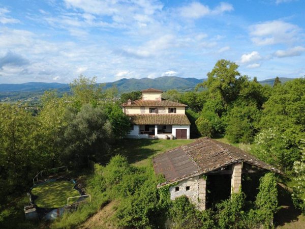 casa indipendente in vendita a Reggello