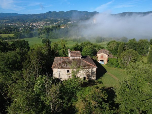 casa indipendente in vendita a Reggello