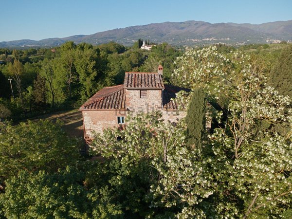casa indipendente in vendita a Reggello