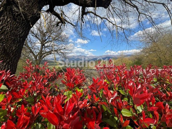 casa indipendente in vendita a Reggello