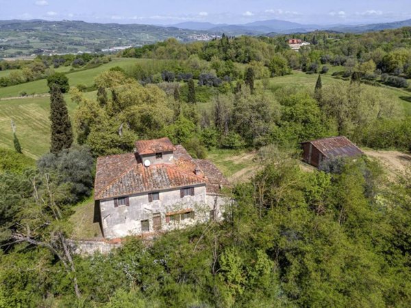casa indipendente in vendita a Reggello